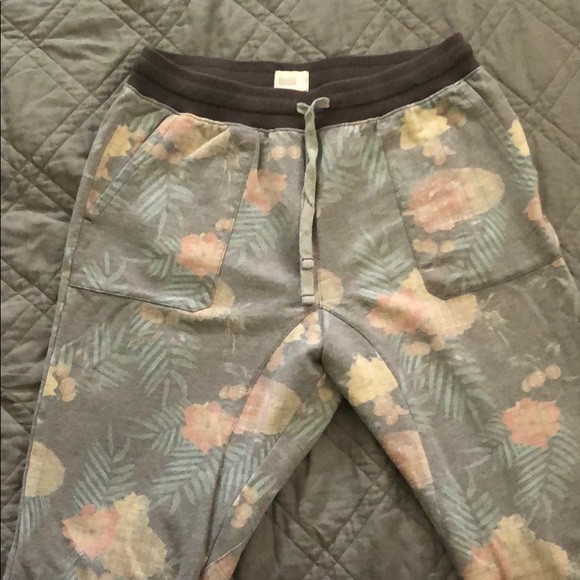 Sweats Size Large L fun print joggers - so comfy! - Picture 3 of 6